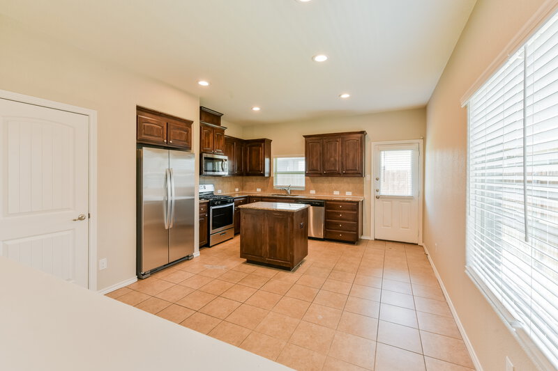 2,530/Mo, 1732 Jacona Trl Fort Worth, TX 76131 Kitchen View