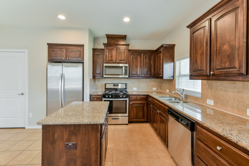 2,530/Mo, 1732 Jacona Trl Fort Worth, TX 76131 Kitchen View 2