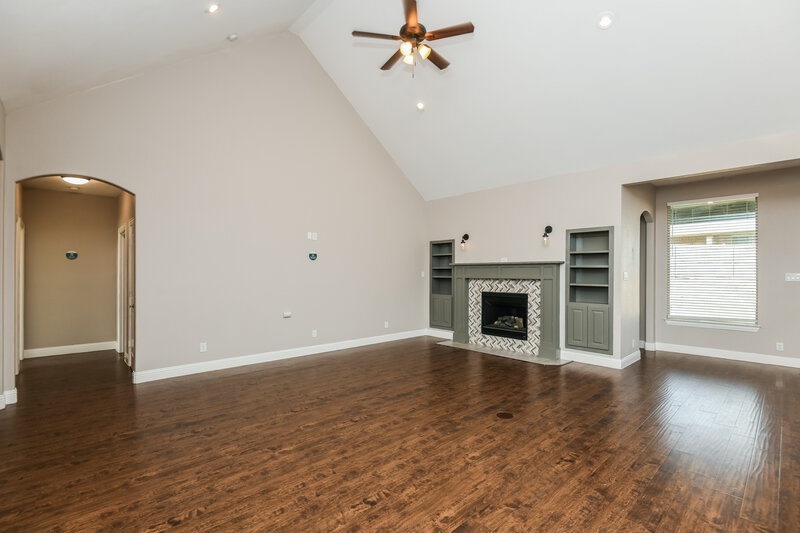2,850/Mo, 413 Blue Star Ct Burleson, TX 76028 Living Room View 2