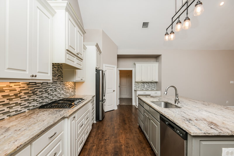 2,850/Mo, 413 Blue Star Ct Burleson, TX 76028 Kitchen View 2