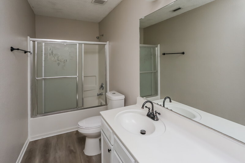 2,695/Mo, 314 Marshall Creek Rd Roanoke, TX 76262 Main Bathroom View
