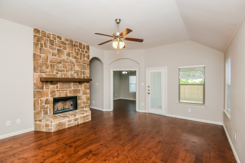 2,280/Mo, 6300 Chalk Hollow Dr Fort Worth, TX 76179 Living Room View