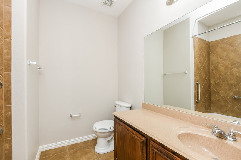 2,280/Mo, 6300 Chalk Hollow Dr Fort Worth, TX 76179 Bathroom View