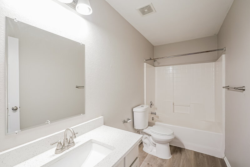 2,930/Mo, 5621 Starwood Ct Fort Worth, TX 76137 Bathroom View