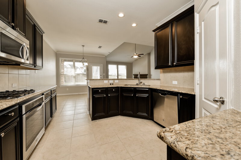 3,315/Mo, 8721 Running River Ln Fort Worth, TX 76131 Kitchen View