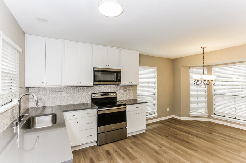 2,150/Mo, 4044 Windhaven Ln Dallas, TX 75287 Kitchen View 2