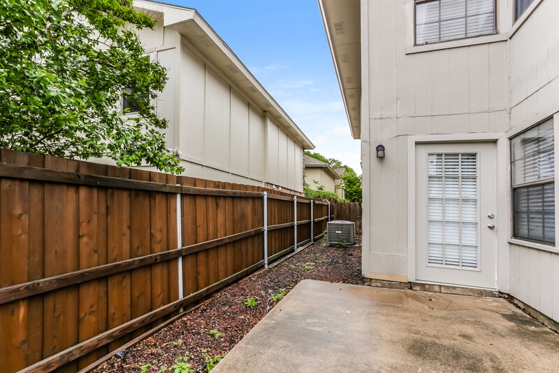 2,150/Mo, 4044 Windhaven Ln Dallas, TX 75287 Rear View 2