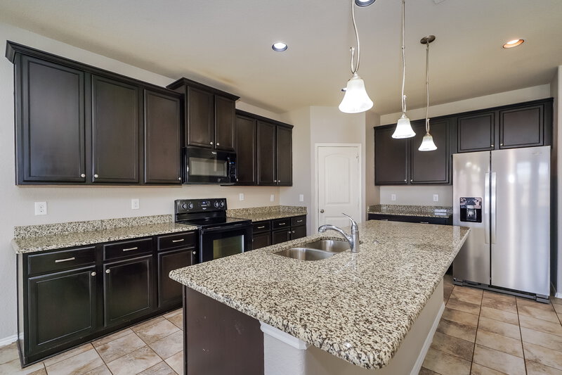 2,890/Mo, 8225 Spruce Meadows Dr Fort Worth, TX 76244 Kitchen View