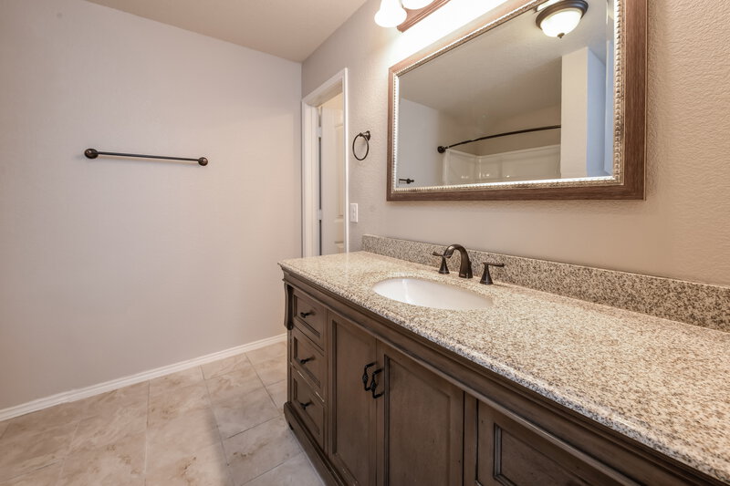 2,405/Mo, 7508 Lake Vista Way Fort Worth, TX 76179 Main Bathroom View