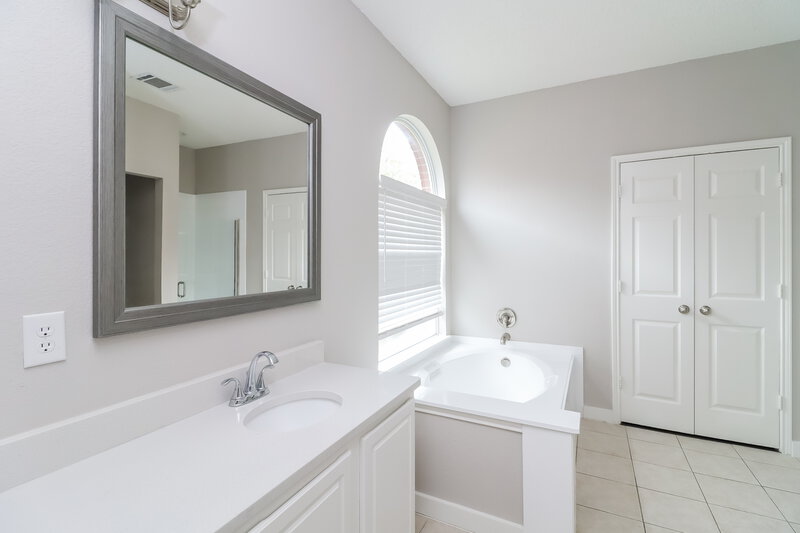 2,720/Mo, 3017 Gentilly Ln Fort Worth, TX 76123 Main Bathroom View