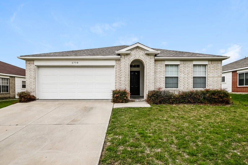 2,340/Mo, 6730 Meadowcrest Dr Arlington, TX 76002 External View