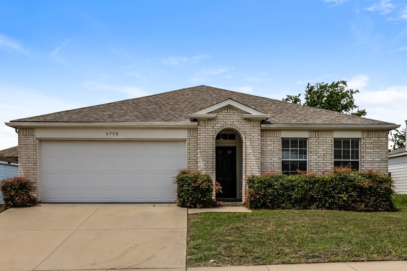 2,395/Mo, 6730 Meadowcrest Dr Arlington, TX 76002 External View