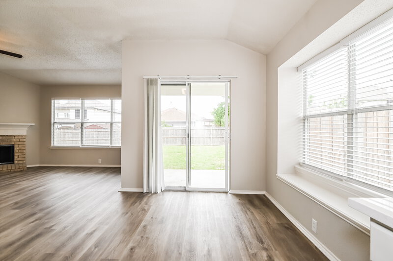 2,315/Mo, 6730 Meadowcrest Dr Arlington, TX 76002 Dining Room View