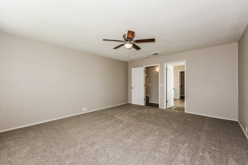 2,395/Mo, 6730 Meadowcrest Dr Arlington, TX 76002 Main Bedroom View 2