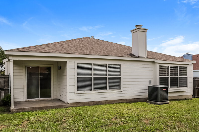 2,395/Mo, 6730 Meadowcrest Dr Arlington, TX 76002 Rear View 2