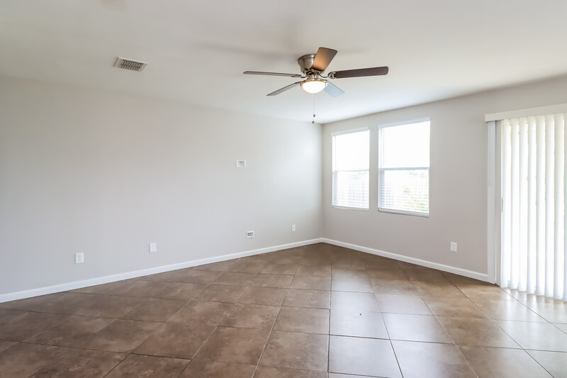 2,070/Mo, 209 Crescent Ridge Dr Fort Worth, TX 76140 Living Room View 2