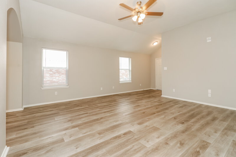 0/Mo, 228 Heritage Dr Crowley, TX 76036 Living Room View 3