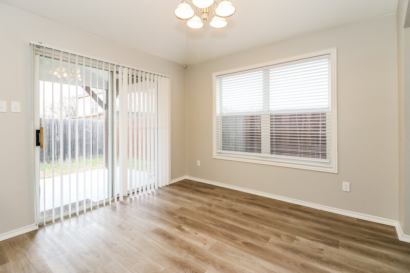 0/Mo, 228 Heritage Dr Crowley, TX 76036 Dining Room View