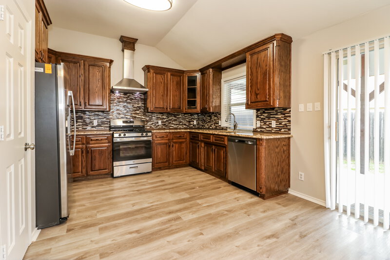0/Mo, 228 Heritage Dr Crowley, TX 76036 Kitchen View