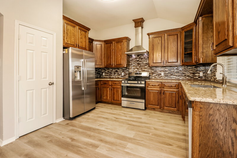 0/Mo, 228 Heritage Dr Crowley, TX 76036 Kitchen View 2