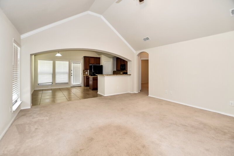 2,575/Mo, 13713 Creek Crossing Dr Dallas, TX 75253 Living Room View 2