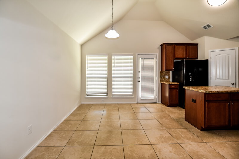 2,575/Mo, 13713 Creek Crossing Dr Dallas, TX 75253 Dining Room View 2