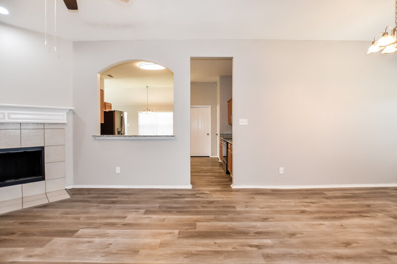 2,050/Mo, 109 Painted Trl Forney, TX 75126 Living Room View 2