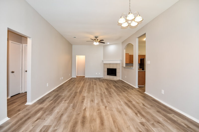 2,050/Mo, 109 Painted Trl Forney, TX 75126 Dining Room View