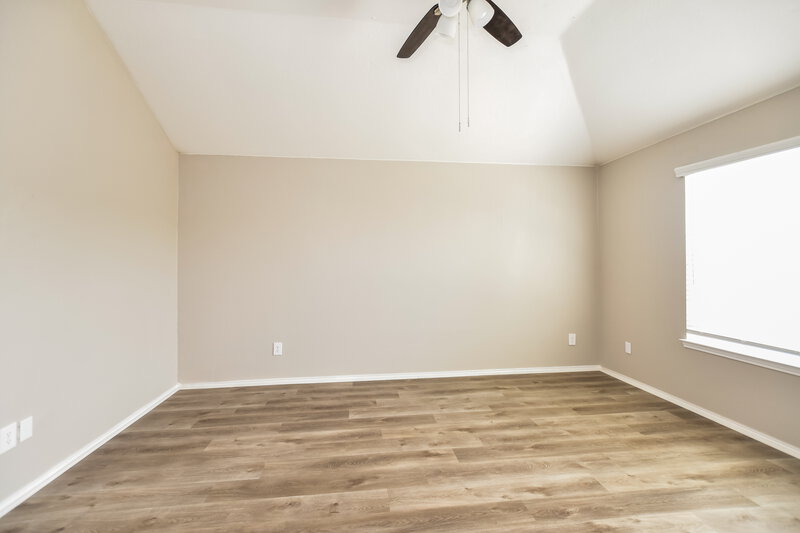 2,050/Mo, 109 Painted Trl Forney, TX 75126 Main Bedroom View