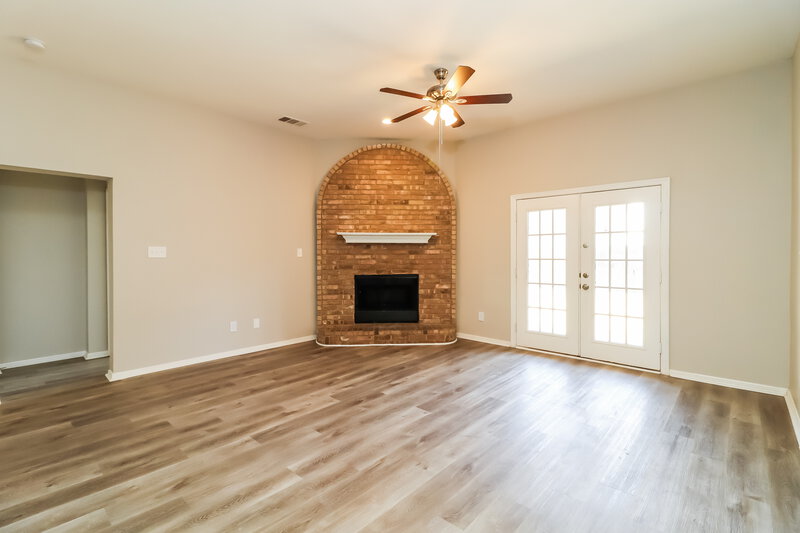 2,505/Mo, 846 Mill Creek Cir Lancaster, TX 75146 Living Room View