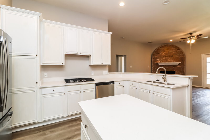 2,505/Mo, 846 Mill Creek Cir Lancaster, TX 75146 Kitchen View