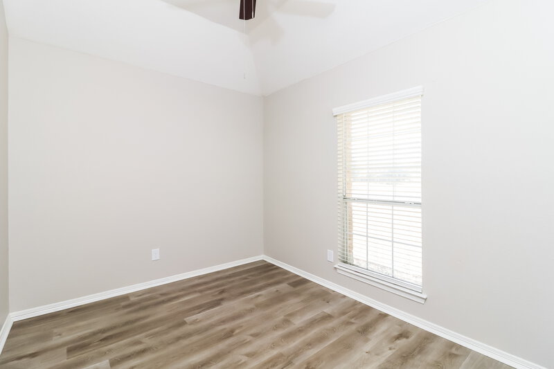 2,505/Mo, 846 Mill Creek Cir Lancaster, TX 75146 Bedroom View 3