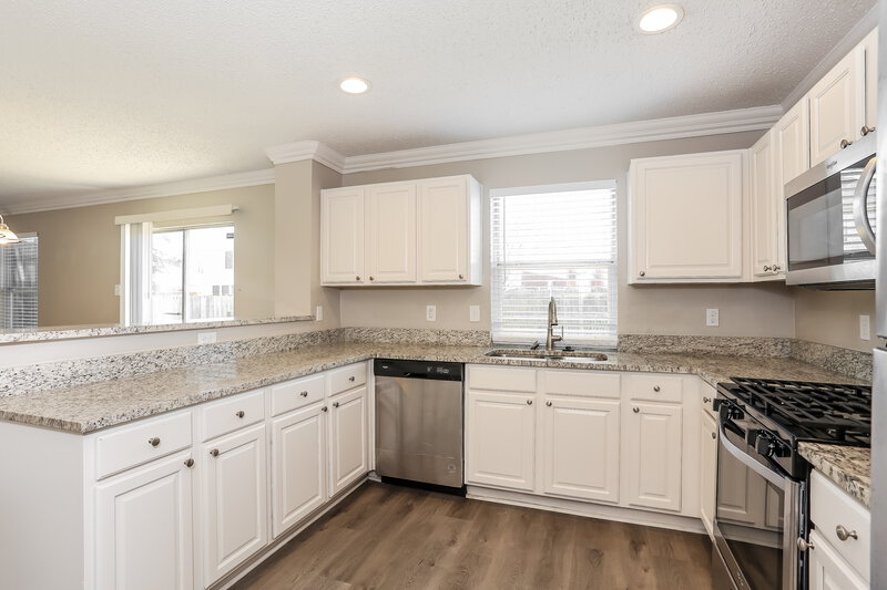 2,645/Mo, 7802 Mason Dells Dr Arlington, TX 76001 Kitchen View 2