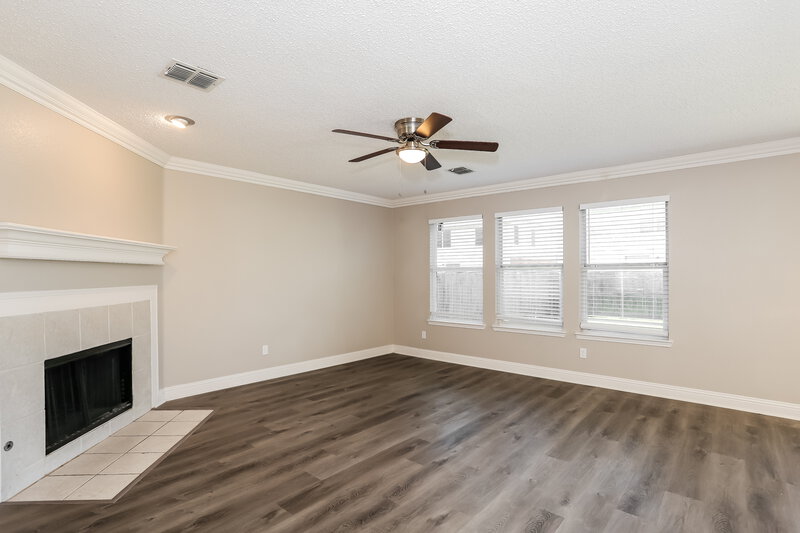 2,645/Mo, 7802 Mason Dells Dr Arlington, TX 76001 Family Room View 2