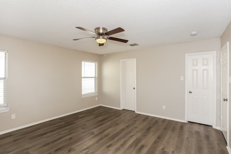 2,645/Mo, 7802 Mason Dells Dr Arlington, TX 76001 Main Bedroom View 2