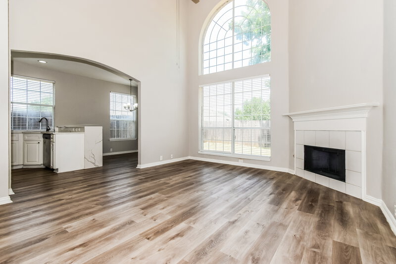 2,655/Mo, 1333 Mill Wood Ln Garland, TX 75040 Living Room View 2