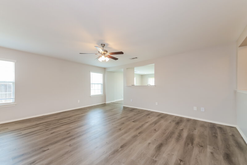 1,980/Mo, 623 Fox Gln Forney, TX 75126 Living Room View