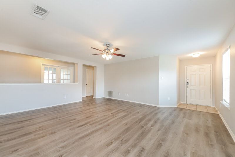 1,980/Mo, 623 Fox Gln Forney, TX 75126 Living Room View 2