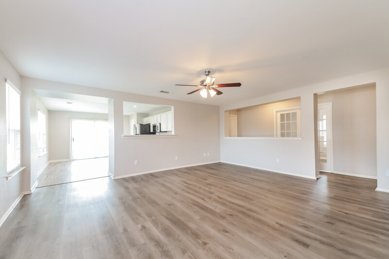 1,980/Mo, 623 Fox Gln Forney, TX 75126 Living Room View 3