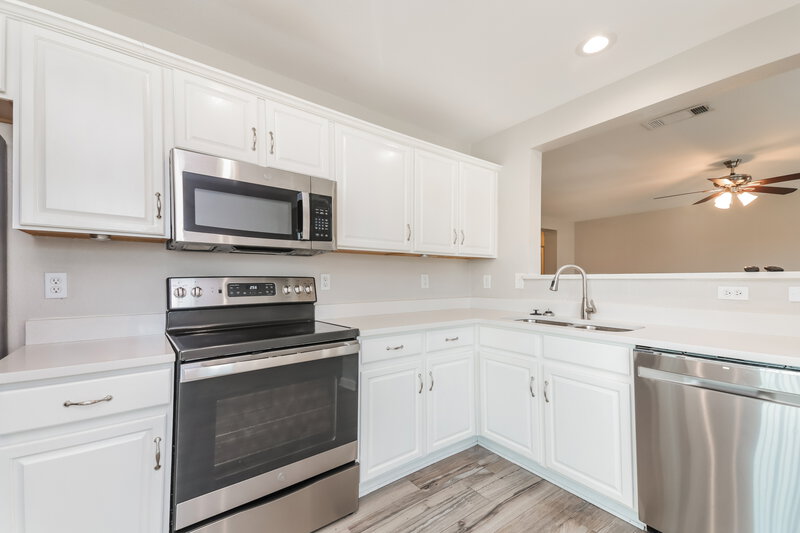 1,980/Mo, 623 Fox Gln Forney, TX 75126 Kitchen View