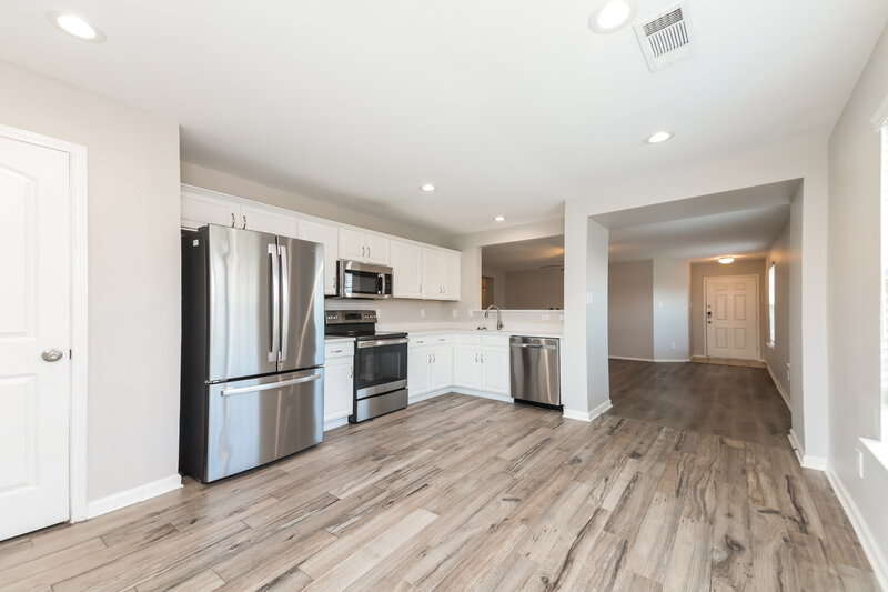 1,980/Mo, 623 Fox Gln Forney, TX 75126 Kitchen View 2