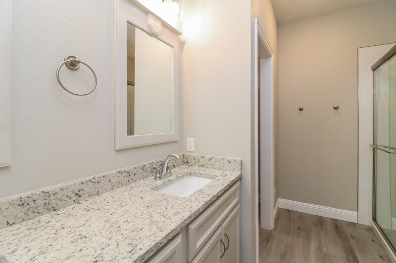 2,420/Mo, 3108 Rockwell Ln Fort Worth, TX 76179 Main Bathroom View
