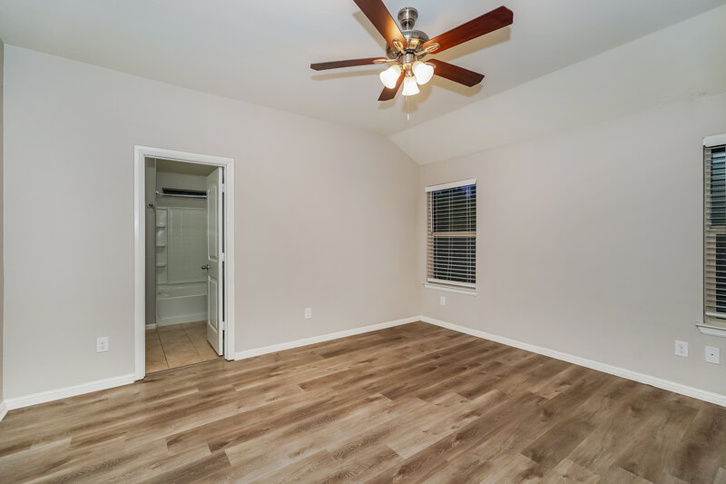 2,160/Mo, 679 Johnson Dr Crowley, TX 76036 Main Bedroom View 2