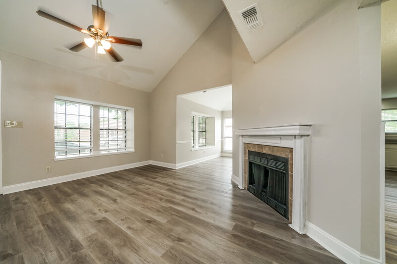 2,710/Mo, 8801 Pine Forest Dr Rowlett, TX 75088 Living Room View