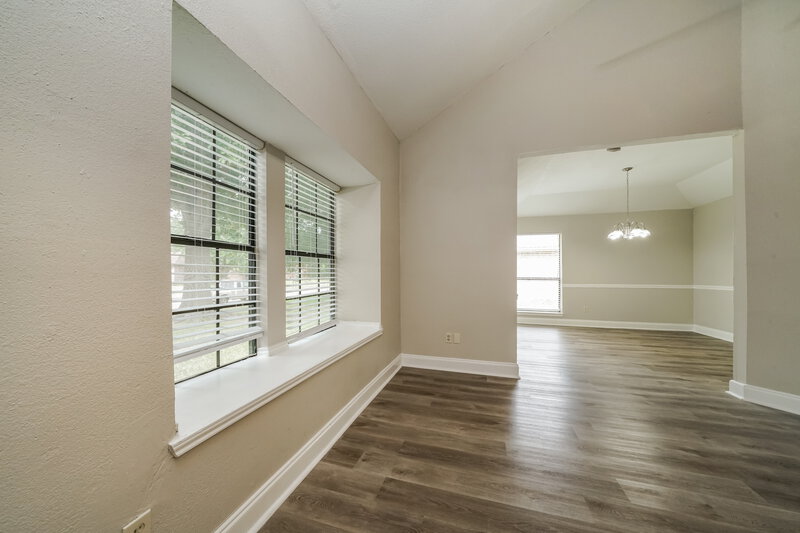 2,710/Mo, 8801 Pine Forest Dr Rowlett, TX 75088 Living Room View 2