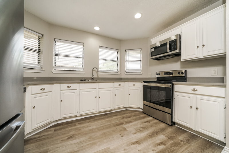 2,710/Mo, 8801 Pine Forest Dr Rowlett, TX 75088 Kitchen View