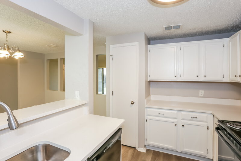 1,815/Mo, 3900 Dogwood Ct Fort Worth, TX 76137 Kitchen View