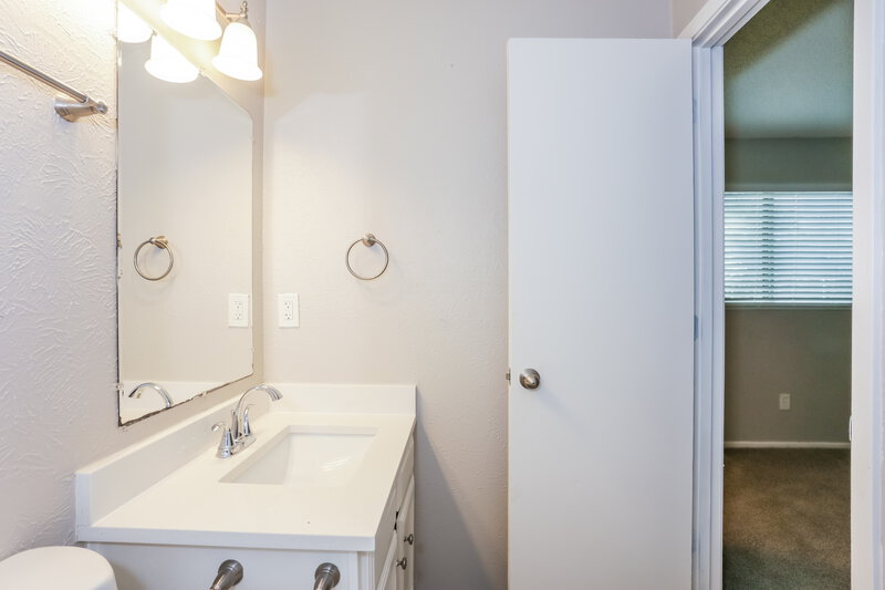1,815/Mo, 3900 Dogwood Ct Fort Worth, TX 76137 Bathroom View 2