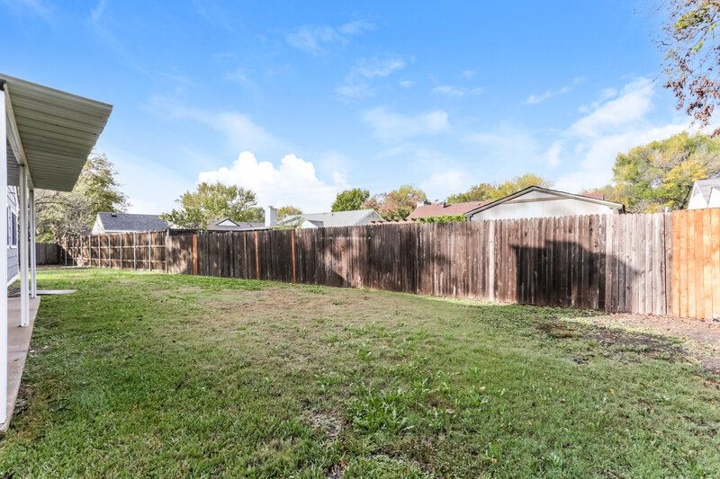 1,815/Mo, 3900 Dogwood Ct Fort Worth, TX 76137 Rear View