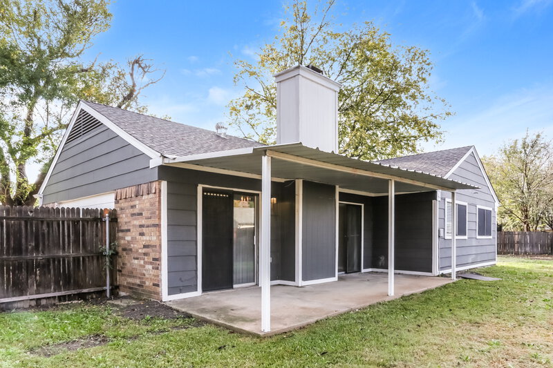 1,815/Mo, 3900 Dogwood Ct Fort Worth, TX 76137 Rear View 2